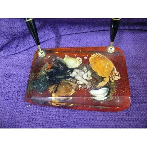 113 - SEASHORE THEMED DESK STAND WITH 3D CRAB AND SHELL DECORATION.