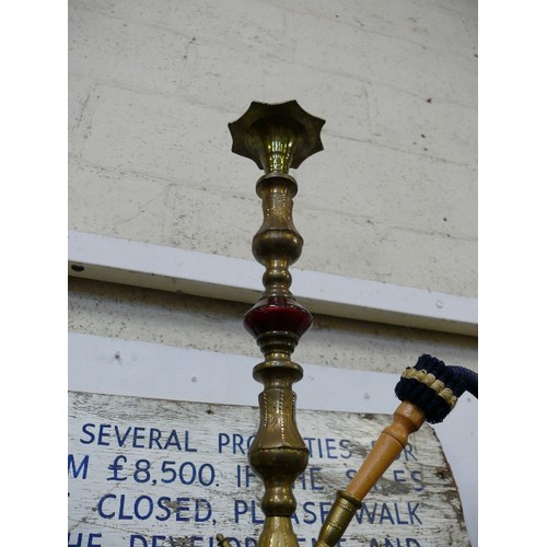 116 - LARGE DECORATIVE BRASS AND GLASS HOOKAH PIPE.