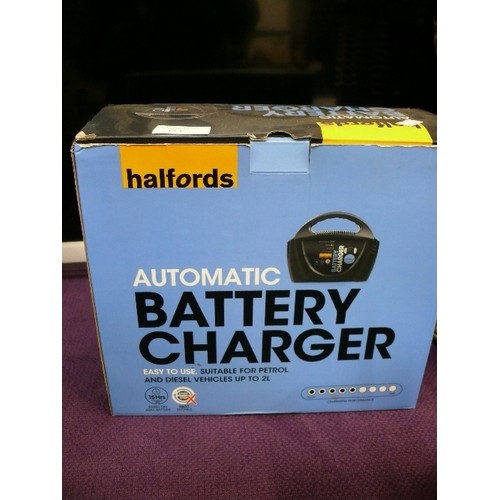 124 - BOXED HALFORDS AUTOMATIC BATTERY CHARGER