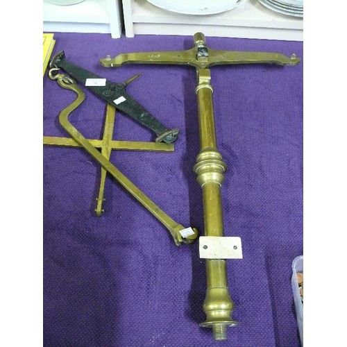 68 - VARIOUS BRASS AND CAST IRON SCALE PARTS INCLUDING ONE MARKED WITH THE MILITARY BROAD ARROW.