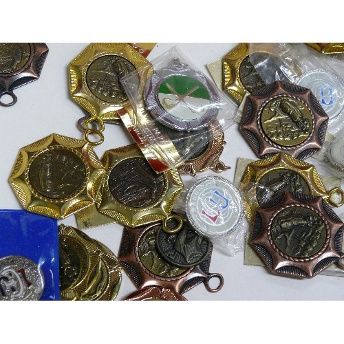 111 - COLLECTION OF VARIOUS GOLF MEDALS AND BADGES.