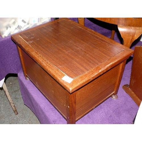 157 - METAMORPHIC STORAGE BOX, LID LIFTS OUT AND TURNS OVER TO CHANGE TO A STOOL WITH A PADDED SEAT.