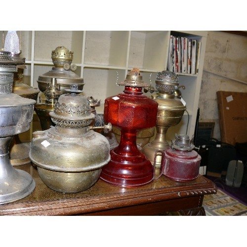 188 - VERY LARGE COLLECTION OF VARIOUS OIL LAMP BASES