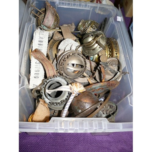 189 - QUANTITY OF OIL LAMP PARTS MAINLY BURNERS/WICKS.