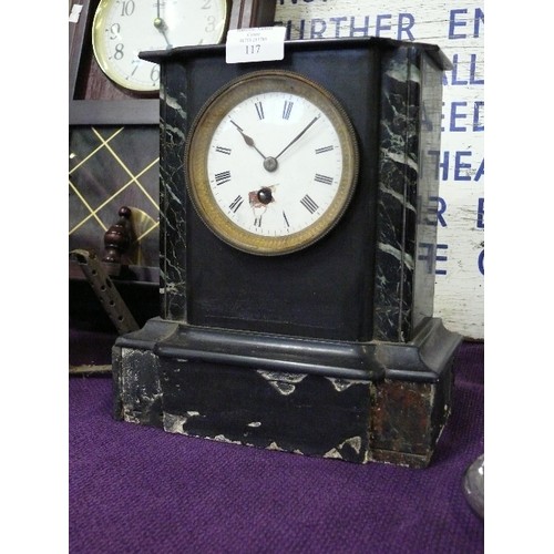 117 - A SLATE MANTLE CLOCK, A WOODEN NAPOLEON HAT MANTLE CLOCK AND A WALL CLOCK.