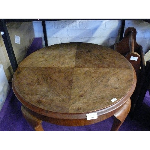 158 - ATTRACTIVE ROUND WOODEN COFFEE TABLE