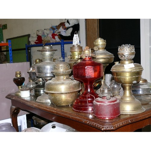 188 - VERY LARGE COLLECTION OF VARIOUS OIL LAMP BASES