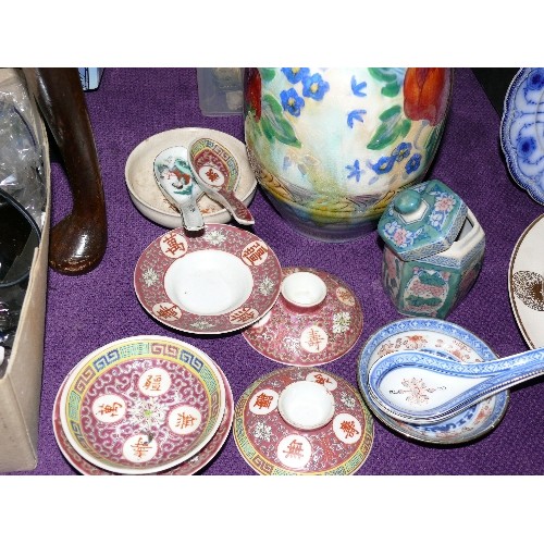 192 - LARGE COLLECTION OF VARIOUS VINTAGE AND COLLECTABLE CERAMICS INCLUDING ORIENTAL WARE.