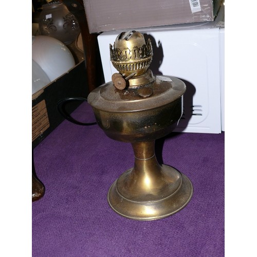 193 - BRASS OIL LAMP BASE