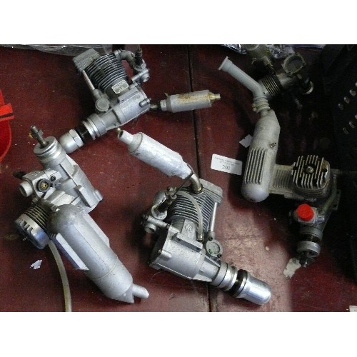 201 - SELECTION OF 2-STROKE AND 4-STROKE ENGINES.