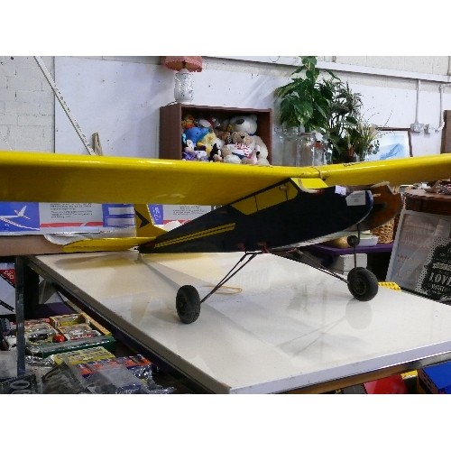 202 - RADIO CONTROLLED TRAINER (PLANE)