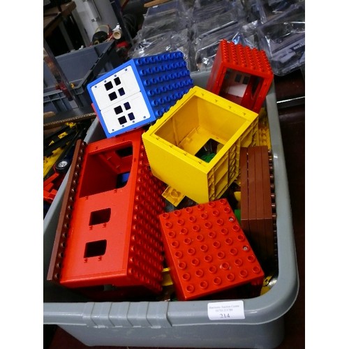 214 - LARGE BOX OF LEGO DUPLO AND BUILDINGS.