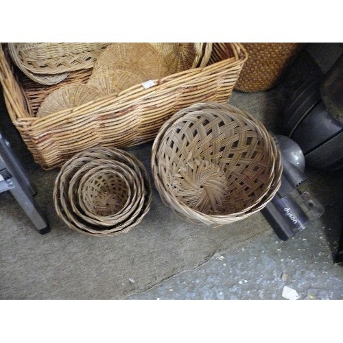 149 - LARGE COLLECTION OF MIXED WICKER BASKETS