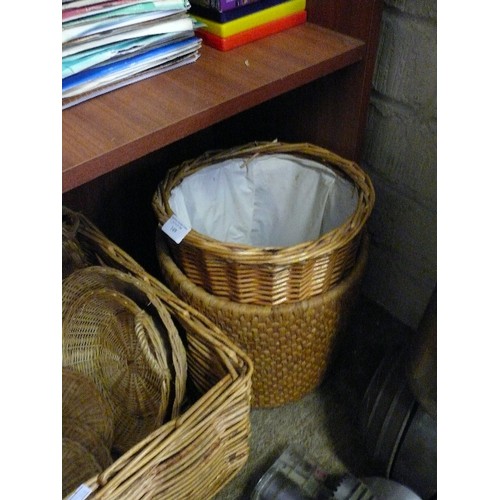 149 - LARGE COLLECTION OF MIXED WICKER BASKETS