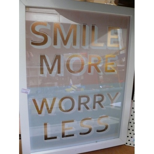 223 - A FRAMED PLAYING CARDS SIGN 'CEST LA VIE', A FRAMED 'SMILE MORE, WORRY LESS' SIGN AND A METAL MOTIVA... 