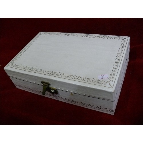 321 - LARGE VINTAGE JEWELLERY BOX WITH CONTENTS