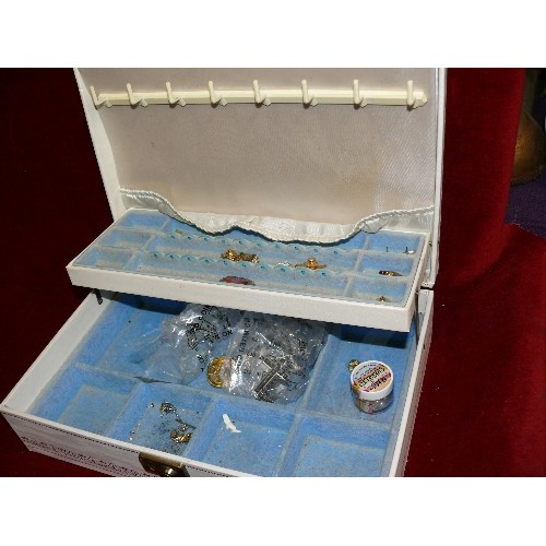 321 - LARGE VINTAGE JEWELLERY BOX WITH CONTENTS