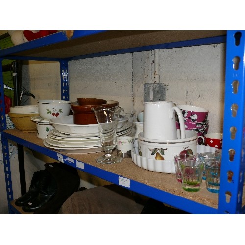 360 - SHELF OF MIXED KITCHEN /OVENWARE INCLUDING  PRICE POWELL STONEWARES, GRIPSTAND MIXING BOWL, BEAUTIFU... 