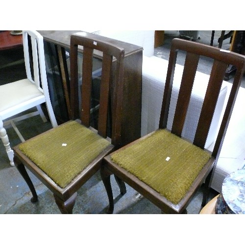 392 - PAIR OF OAK VINTAGE CHAIR