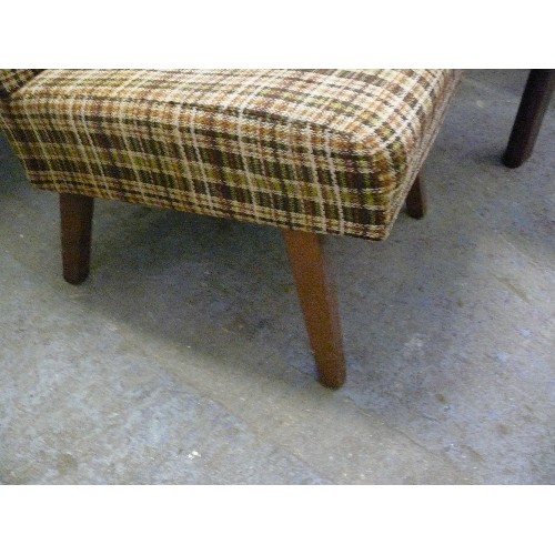 396 - VINTAGE CHAIR IN BROWN/BEIGE CHECK