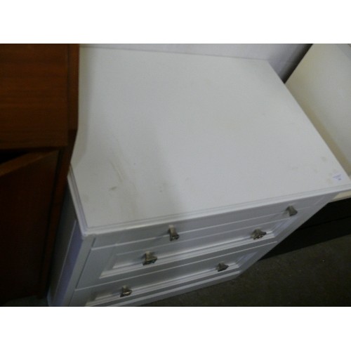 404 - WHITE CHEST OF THREE GRADUATED DRAWERS WITH GLASS KNOBS.