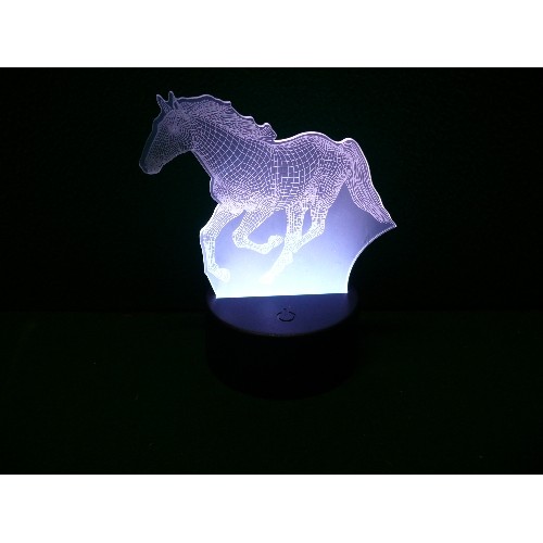 79 - USB 3D NIGHTLIGHT IN THE SHAPE OF A HORSE WITH BOX AND REMOTE CONTROL.