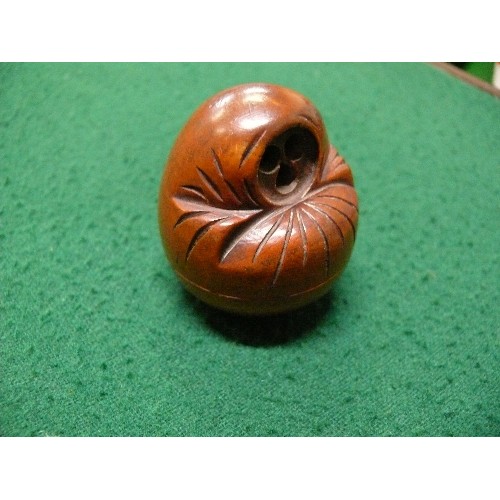 4 - JAPANESE CARVED KOBE DARUMA DOLL NETSUKE