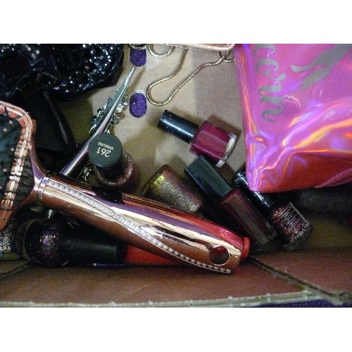 108A - MIXED BOX - RIVER ISLAND HANDBAG, ROSE GOLD BRUSH,  BODY WASH, PINK BOWL ETC.