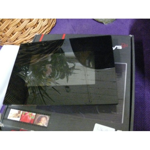 136A - DIGITAL PHOTO FRAME DPF700, BOXED.