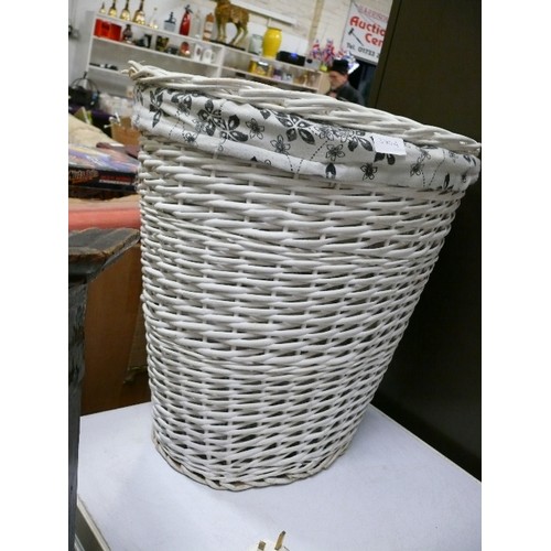 370A - WHITE WICKER LAUNDRY BASKET WITH LID AND LINED.