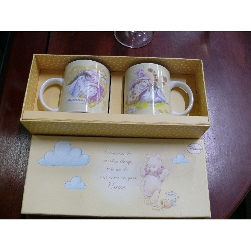 452 - DISNEY MUMMY AND DADDY MUGS, BOXED.