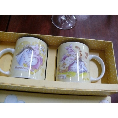 452 - DISNEY MUMMY AND DADDY MUGS, BOXED.