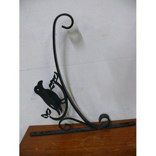 454 - WROUGHT IRON HANGING BASKET BRACKET BIRD DESIGN.