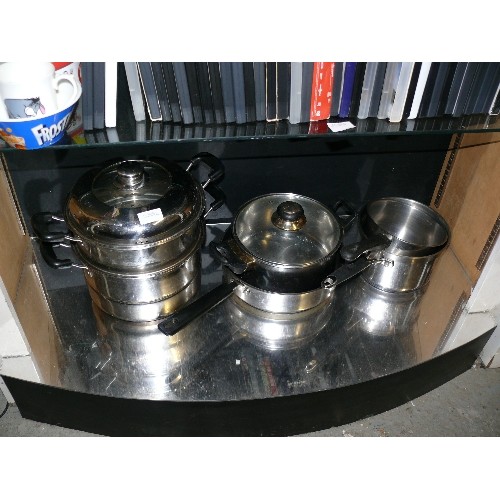 355C - QUANTITY OF SAUCEPANS AND A STEAMER