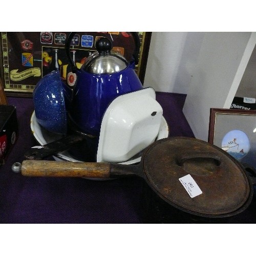 100 - COLLECTION OF VINTAGE CAST IRON AND ENAMEL KITCHENWARE.