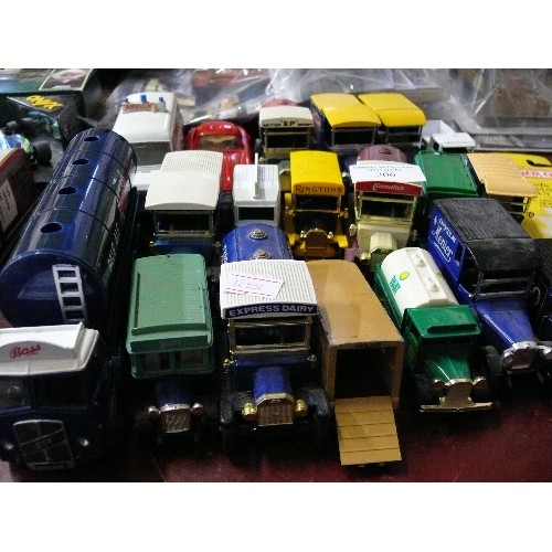 206 - COLLECTION OF VARIOUS DIE CAST CAR AND VEHICLE MODELS.