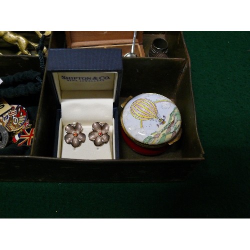 62 - VINTAGE MILITARY TIN OF VARIOUS COLLECTABLES.