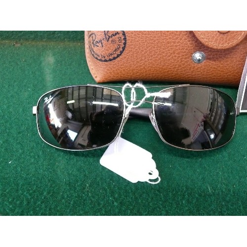 10 - RAY-BAN SUNGLASSES WITH ORIGINAL CASE.