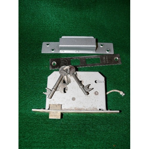 212 - CHUBB FIVE LEVER MORTICE LOCK