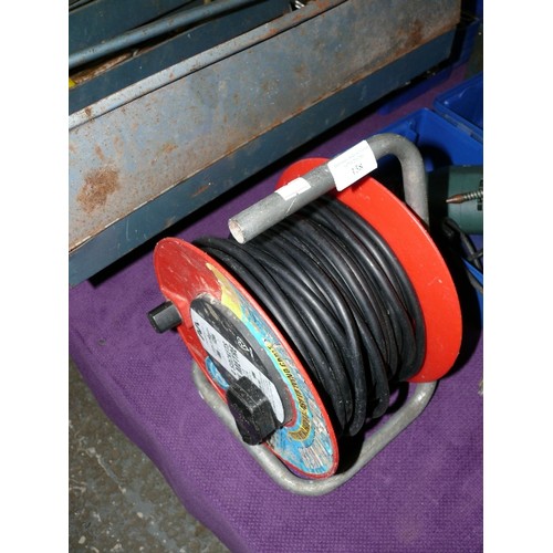 158 - LARGE 25 METRE HEAVY DUTY CABLE REEL EXTENSION LEAD.