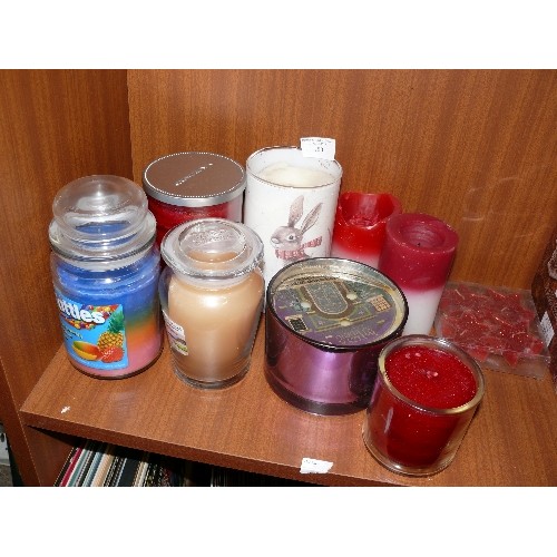 150 - SELECTION OF LARGE CANDLES INCLUDING YANKEE.