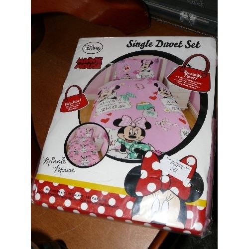 268 - BRAND NEW DISNEY MINNIE MOUSE SINGLE DUVET SET PLUS A BRAND NEW DISNEY SINGLE FITTED SHEET.