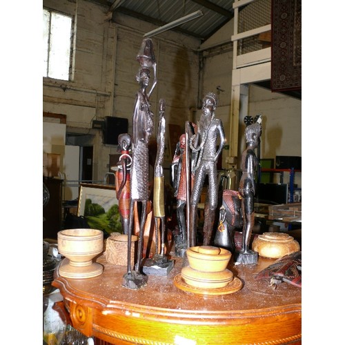 258 - LARGE COLLECTION OF CARVED AFRICAN TREEN FIGURES AND ORNAMENTS.