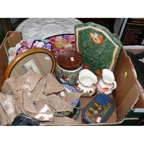 247 - BOX OF MIXED COLLECTABLE AND DECORATIVE ITEMS.