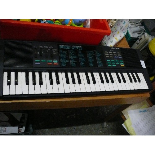 282 - YAMAHA PORTASOUND VOICEBANK PSS-270 KEYBOARD.