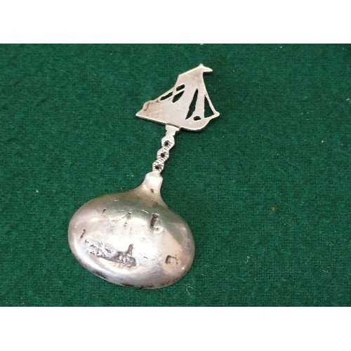 7 - Dutch silver pictorial caddy spoon by Herbert Hooykas with Dutch mark 90 silver. The bowl embossed w... 