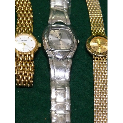 6 - A GOOD QUALITY VINTAGE LADIES GOLD TONE MECHANICAL WATCH BY TIMESETTER, 17 JEWELS SWISS MADE, WORKIN... 