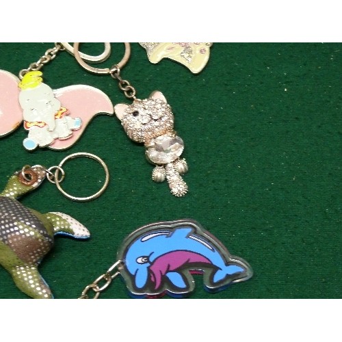 36 - A COLLECTION OF MIXED NOVELTY KEYRINGS.