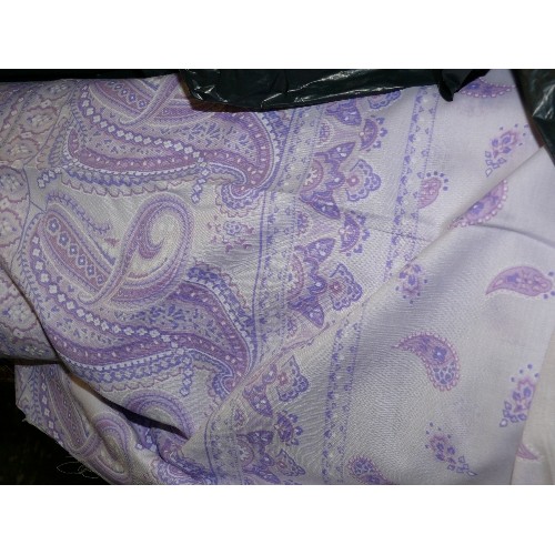 239 - PINK/MAUVE FLORAL FABRIC 20M X 1.02M.