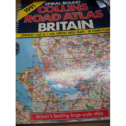 332 - COLLINS LARGE BRITISH ROAD ATLAS PLUS A QUANTITY OF COUNTRY AND STREET MAPS.